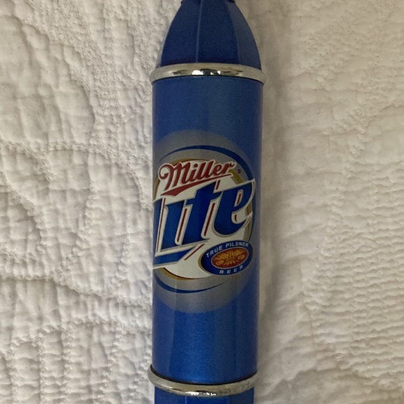 Vintage miller lite beer keg tap with Detroit Pistons emblem on top - Picture 4 of 9